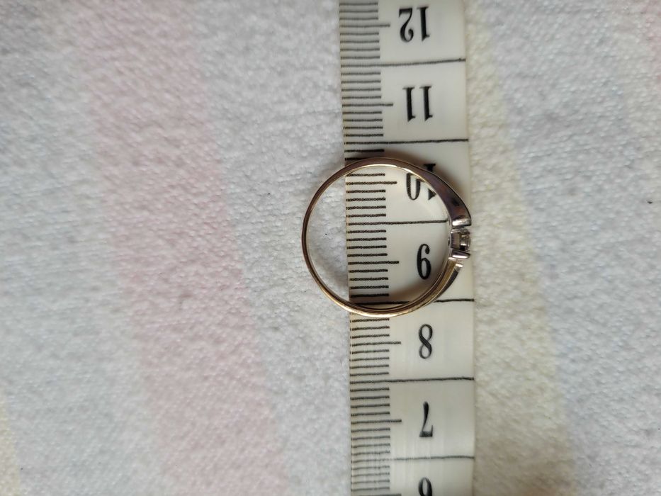 NOWY Złoty pierścionek zaręczynowy z brylantem 0.05