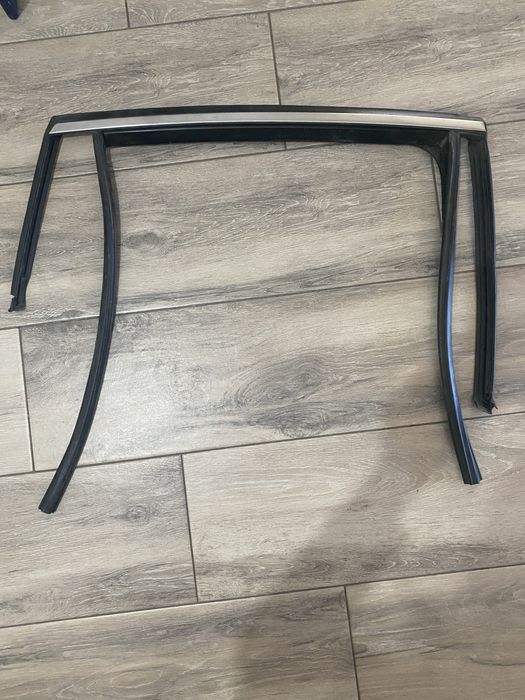 Стекло задней правой двери на X 6