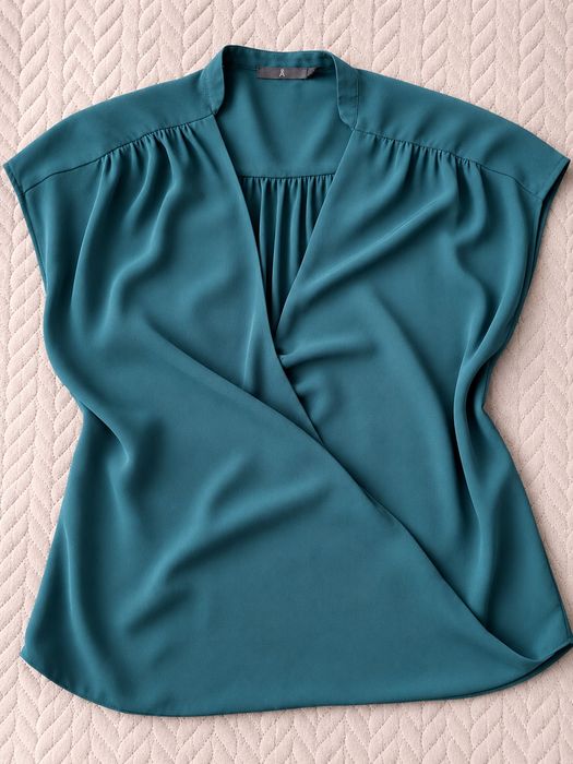 Elegancka bluzka damska butelkowa zieleń | Kopertowy dekolt | Old Money | M/L