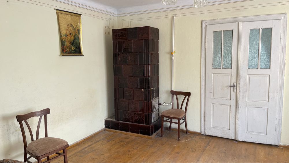 Продається цегляний будинок з комунікаціями