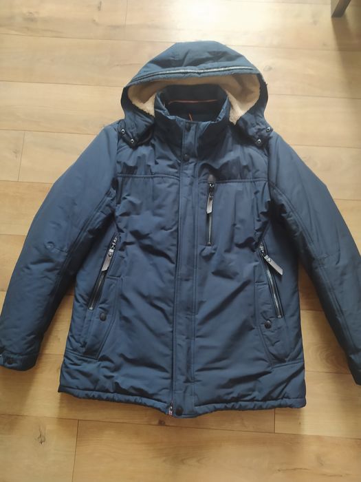 Чоловіча зимова куртка.