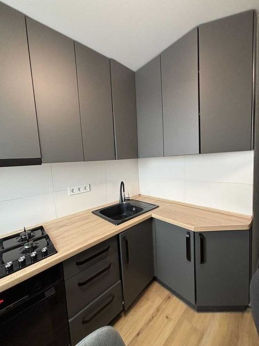 \ Продається 1-кімнатна квартира в цегляному будинку