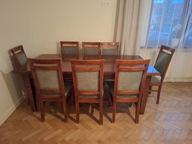 Sprzedam stół do rodzinnych uroczystości
