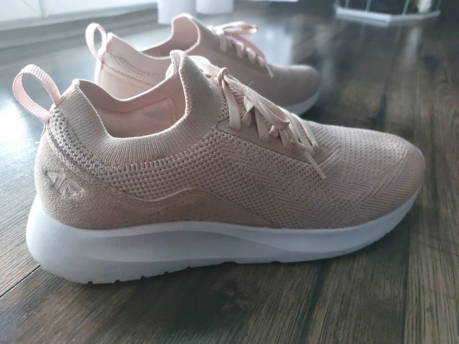 Buty damskie 4F. Rozmiar 39