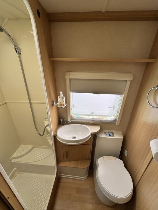 Caravana Abbey Vogue 2 650 + Avançado Kampa Air 400