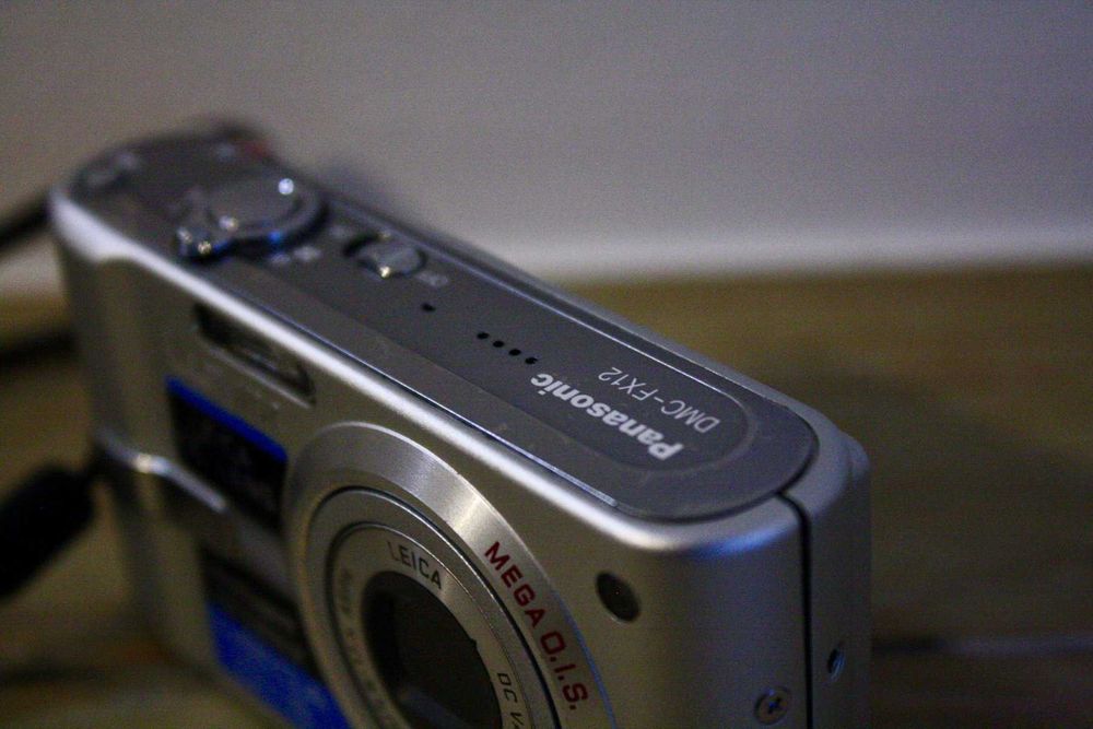 Como nova - Panasonic DMC-FX12 a funcionar lindamente