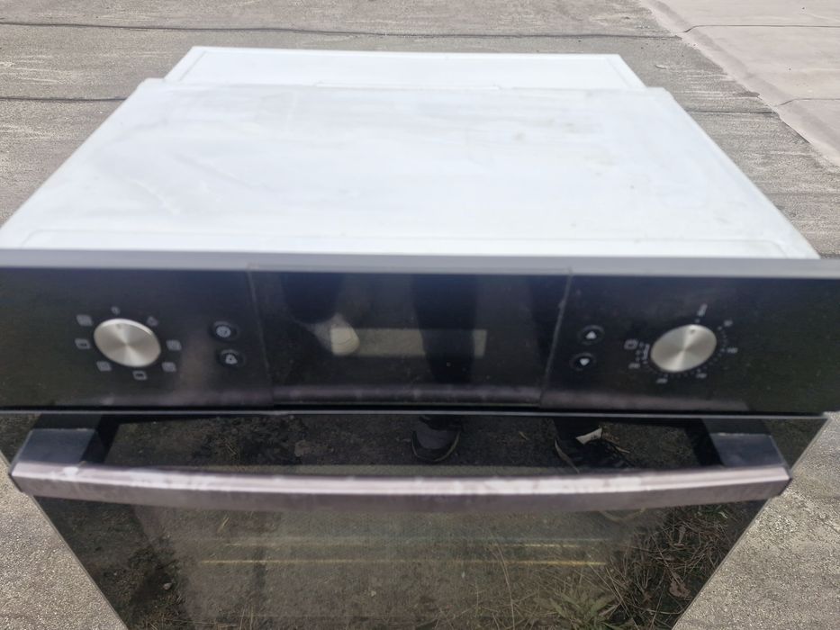 Встроеный духовой шкаф Samsung