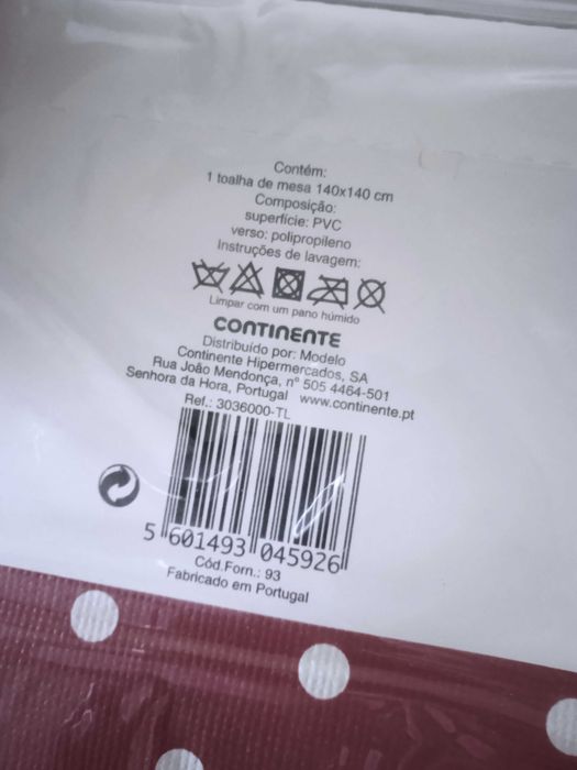 Toalha de mesa plástica 140 x 140 cm