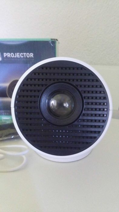 Mini Projetor LED Portátil – Novo!!