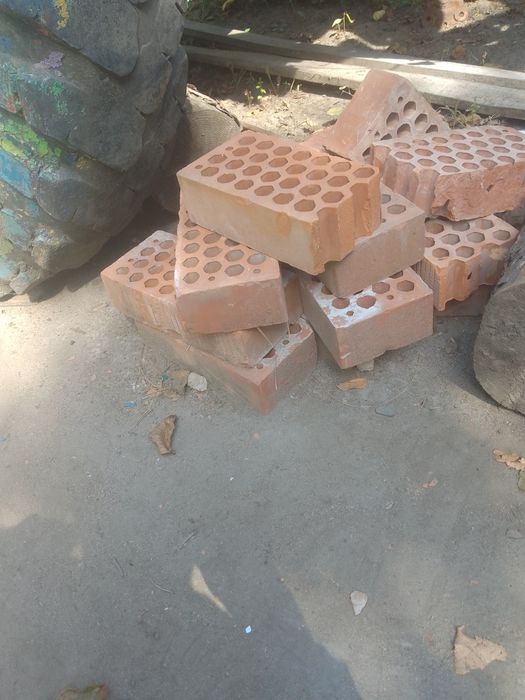 Цегла б/у продам