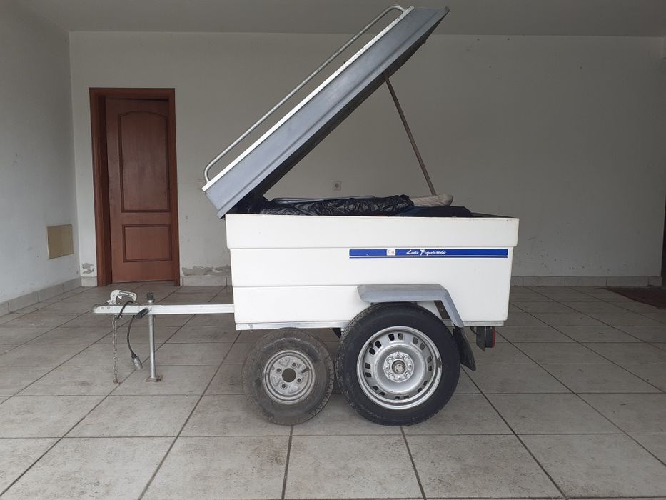 Atrelado para campismo e diversos