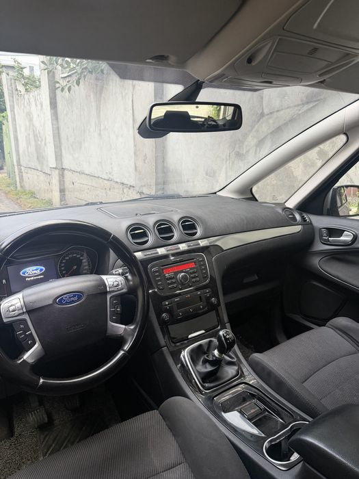 Ford s max , терміново