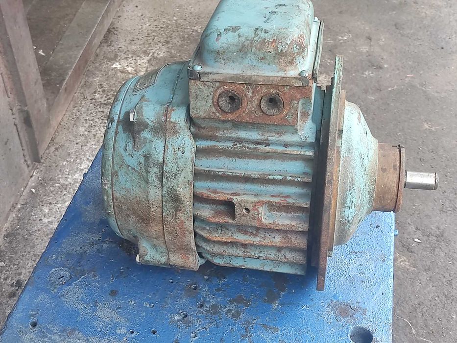 Электродвигатель КП-1605-4СТР  1,1 кВт 1360 об/м Болгарского тельфера