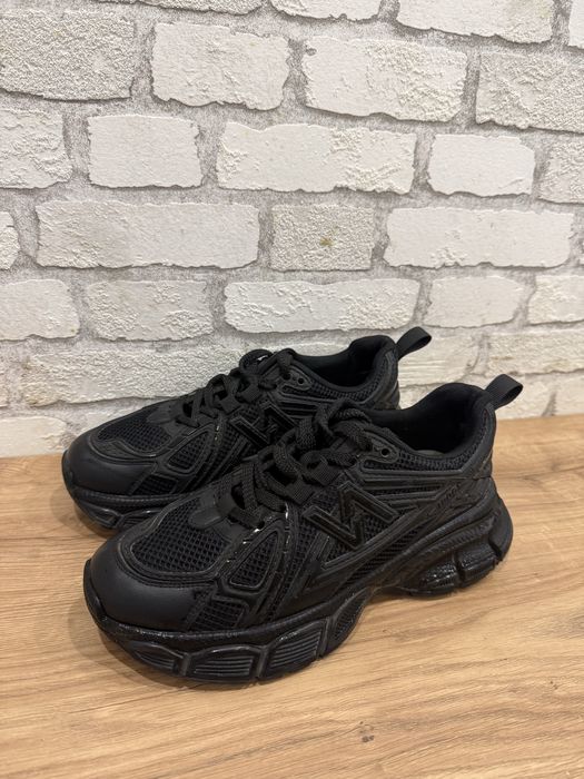 Жіночі кросівки Lonza