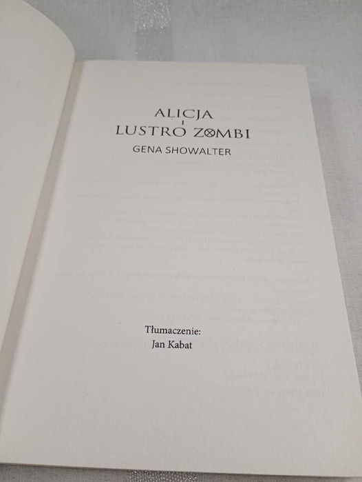 Alicja i lustro zombi. Gena Showalter