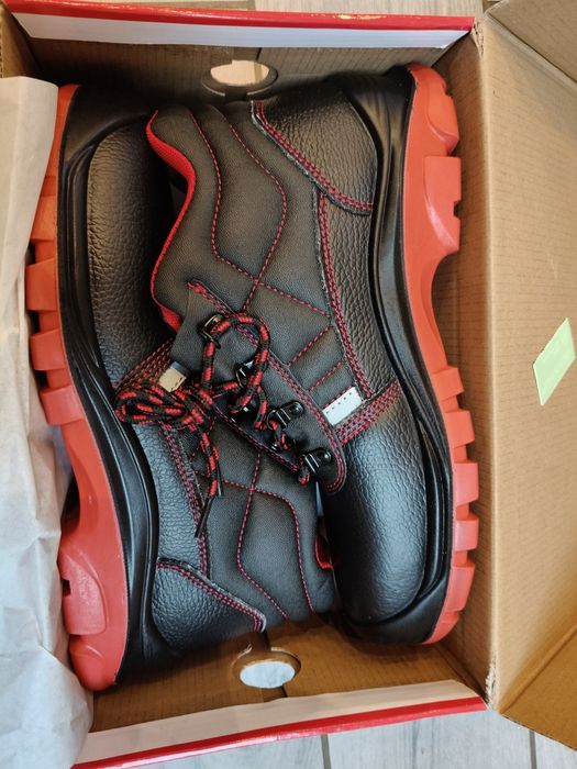 Buty robocze ochronne bezpieczne BHP