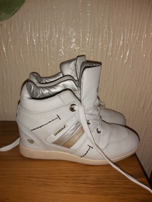 Tenis brancos Marca Carrera n. 38