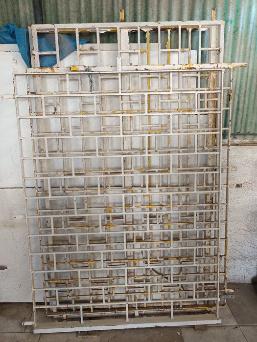 Portões e grades varias medidas.