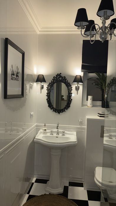 Czarne stylowe  lustro