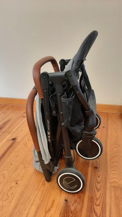 Carrinho de bebe Jane Rocket usado 3 vezes e com capa da chuva