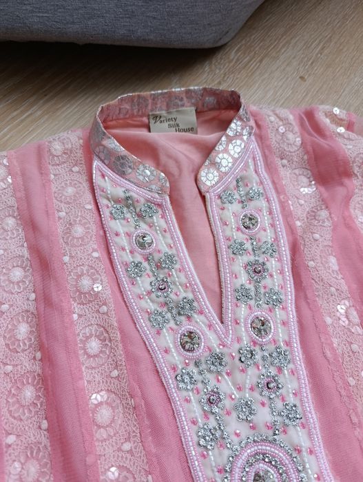 Нарядное женское платье