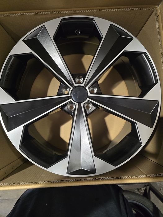 NOWE FELGI Aluminiowe 9,0x20 5x108 ET 38