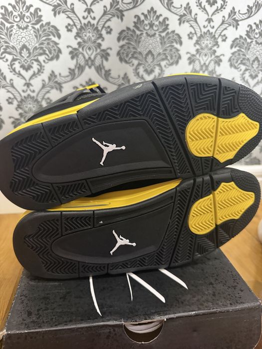 Nike Air Jordan 4 Retro rozmiar 43 Nowe Orginalne