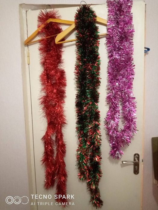 Новорічні прикраси у вигляді дощику