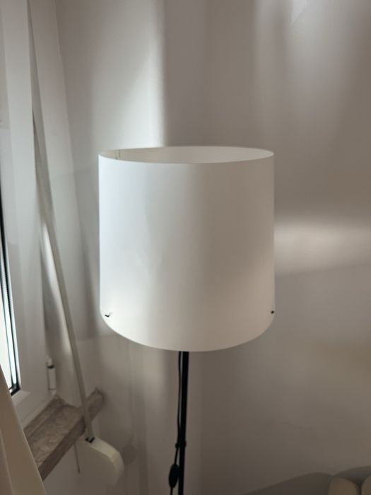 Candeeiro de pé IKEA