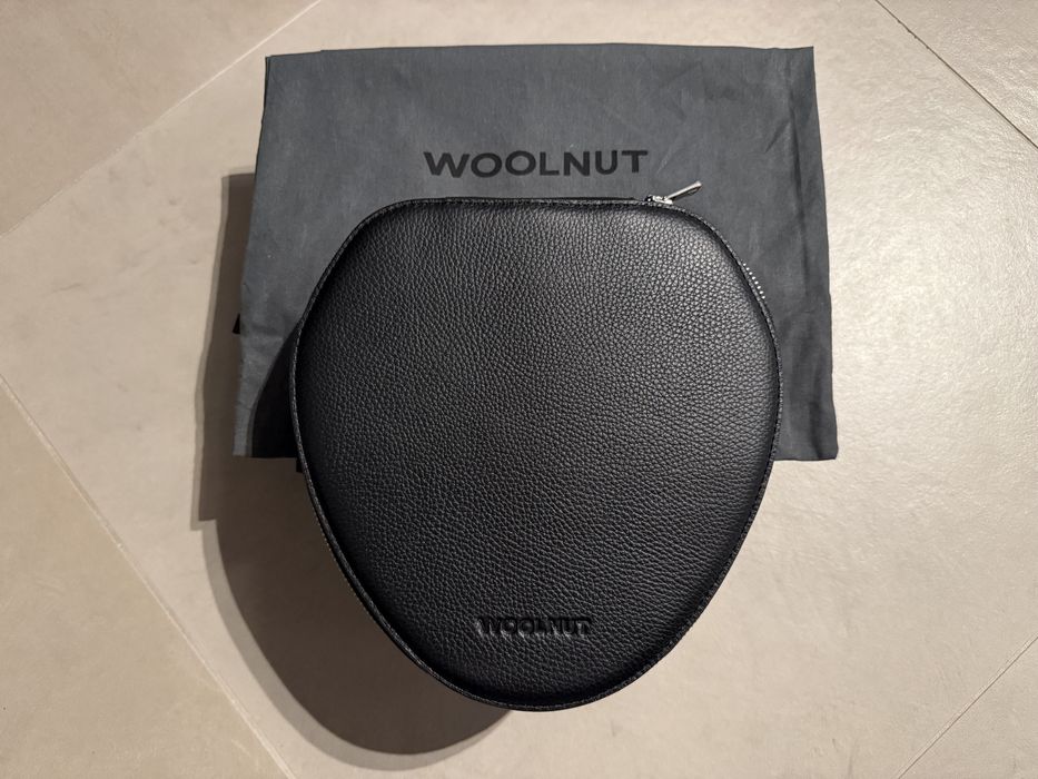 Skórzane etui Woolnut Apple AirPods Max