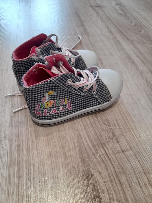 Buty dziewczęce trampki