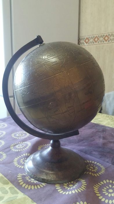 Globo terrestre antigo
