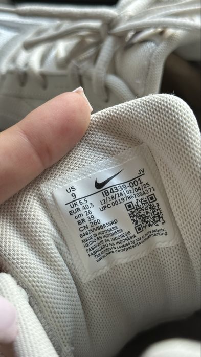 Кросівки жіночі Nike