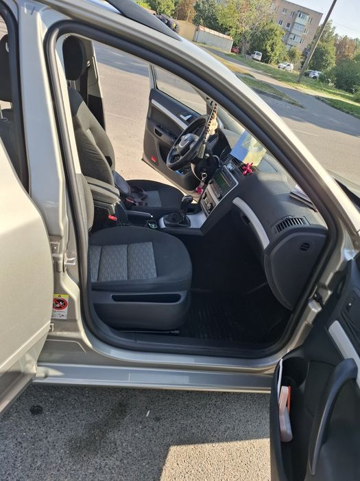 Продам автомобіль Skoda універсал