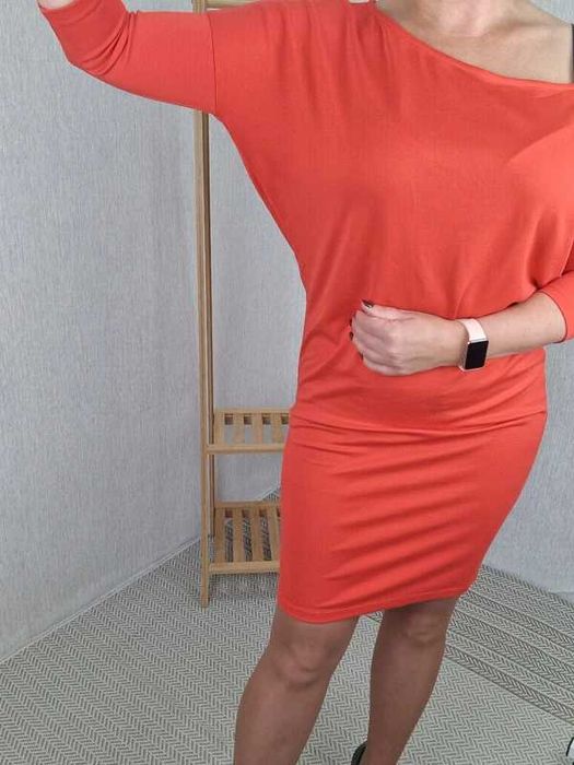 Czerwona dzianinowa sukienka oversize nietoperz / kimono