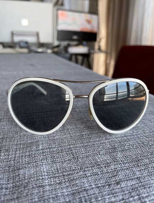 Óculos de sol brancos D&G