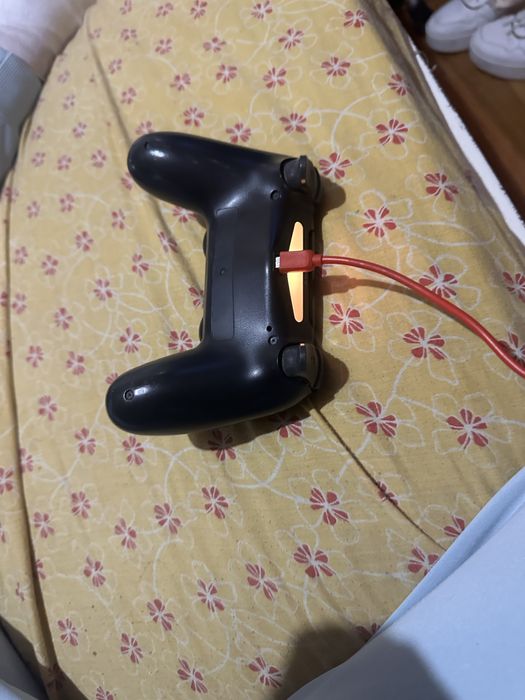 PS4 Controller in Good Condition64740676523907120