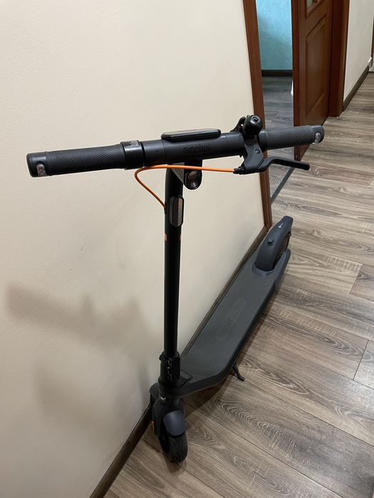 Електросамокат Ninebot E2 PRO