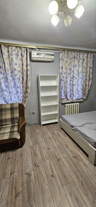 Сдам в долгосрочн аренду дом  в районе церкви на пр.Металлургов