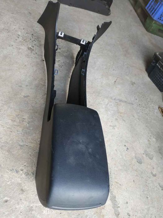 Mazda 3 BL 2009-2013 підлокітник BBM464951 DS5170 bbm464441