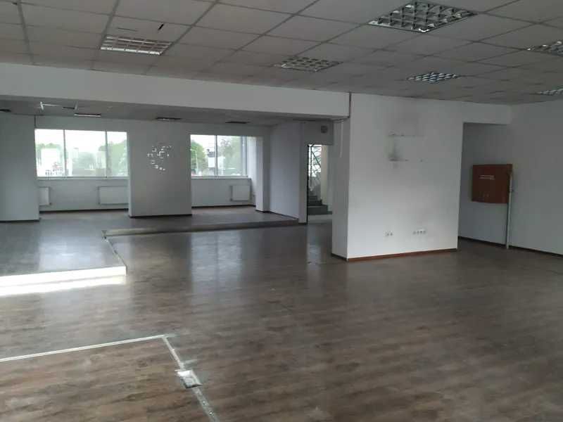 Продаж комерційних приміщень 37 м² та 297 м² (ТЦ вул. Київська, 21)