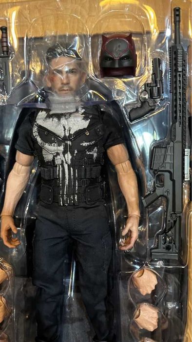 Figura Hot Toys Daredevil punisher