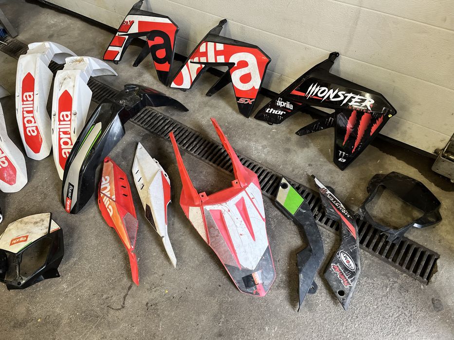 Owiewki aprilia sx 50 boczki zadupek ogon