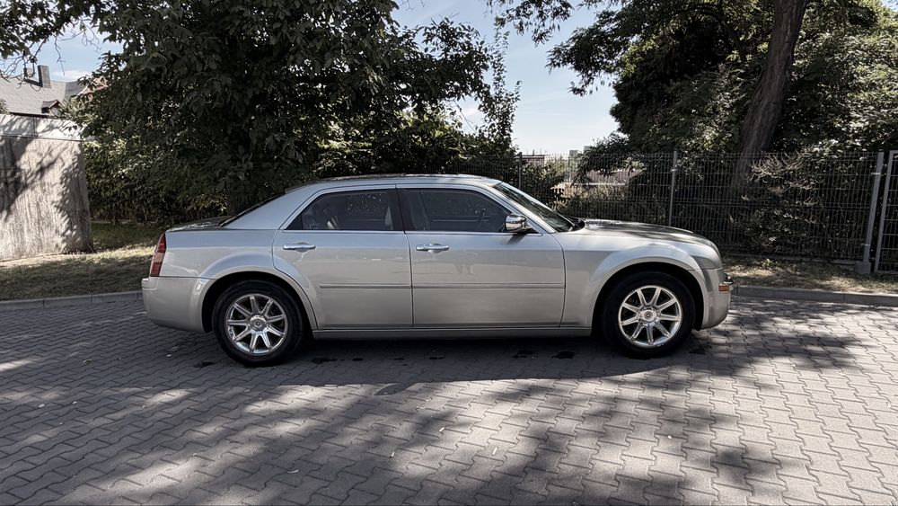 300c 5.7 hemi zadbany bez gazu