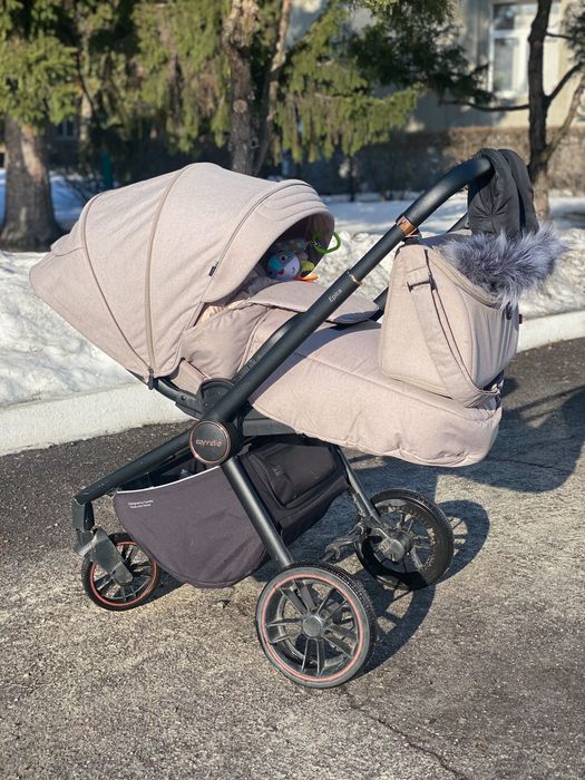 Продам коляску Carrello Epica 2 в 1