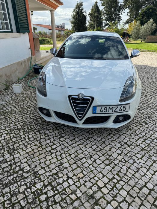 Giulietta 1.6 JTDm Distinctive – 116.000 km – Excelente – Particular