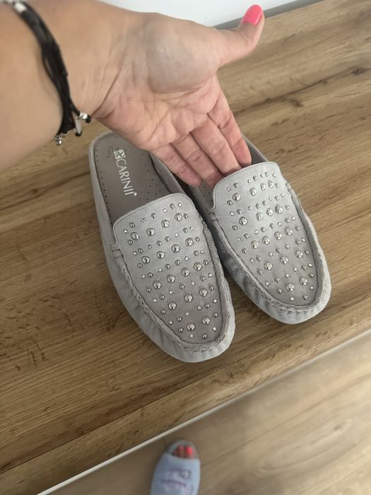 Klapli carinii skórzane