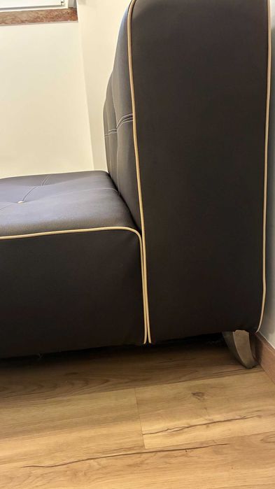 Sofá castanho 2 lugares