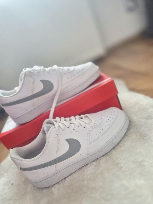 Nike Court low vision 42