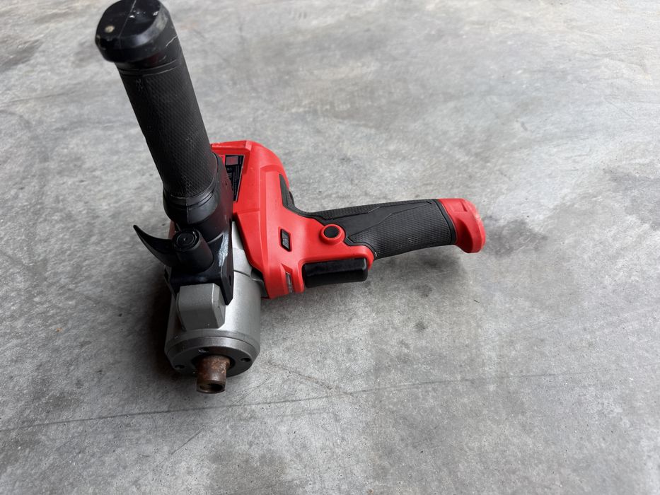 Akumulatorowa mieszarka Milwaukee M18 FPM mieszadło